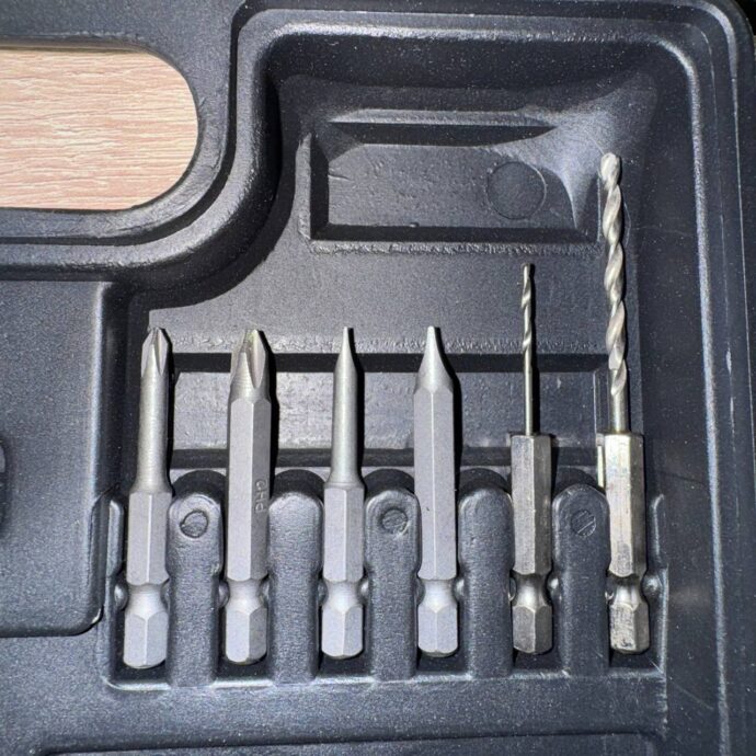 Visseuse électrique à batterie sans fil Crown plus de 45 pièces مفك كهربائي لاسلكي من كراون مع أكثر من 45 قطعة - Image 3